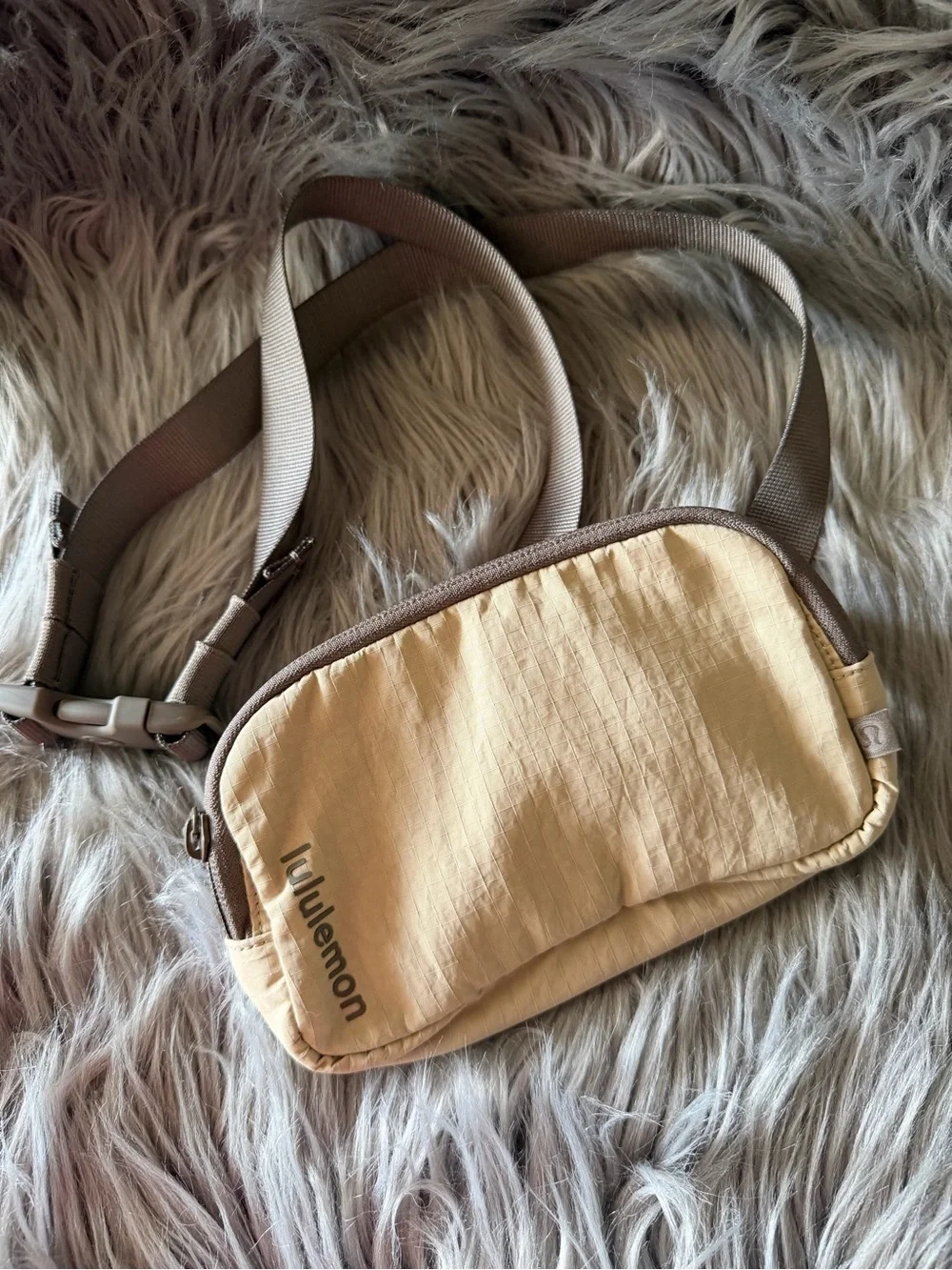 *LIKE NEW* Lulu Lemon Belt Bag (Tan/Brown)